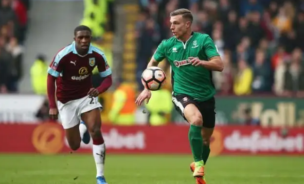 库普梅纳斯：我踢左中卫感觉很舒服，我的能力能帮助尤文