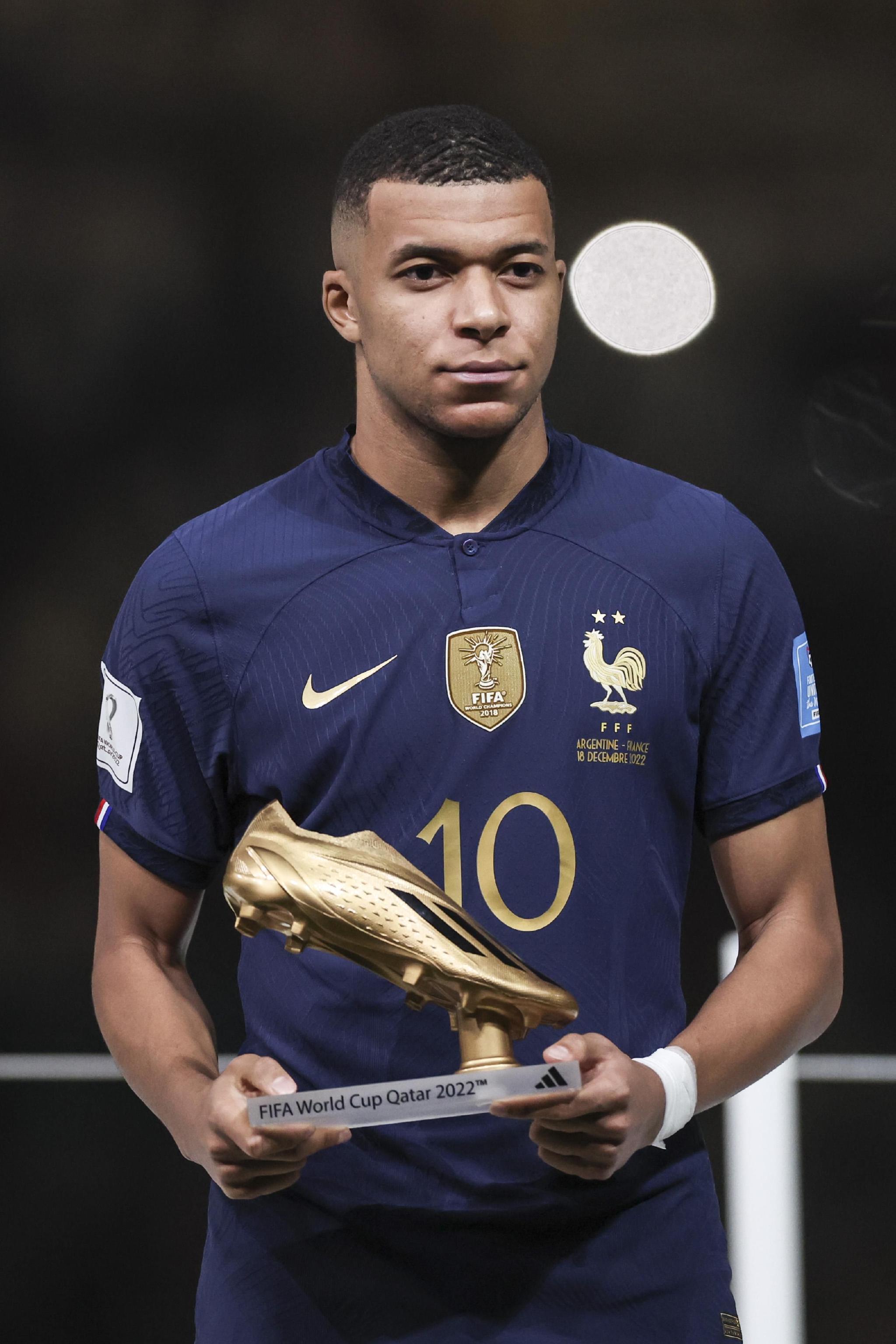 5场比赛打进5球，凯恩当选拜仁10月最佳球员