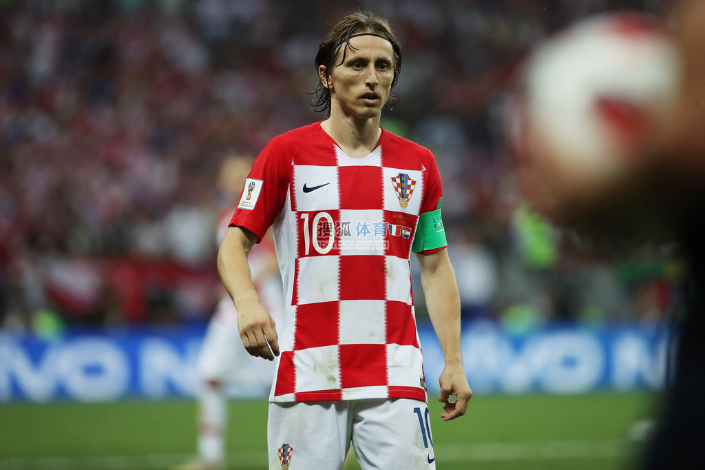 图卢兹加纳国脚阿布-弗朗西斯友谊赛重伤，法甲官方送上祝福