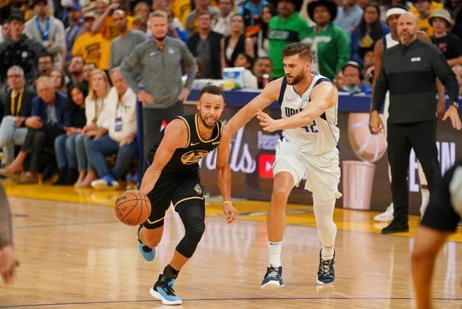 幕战的积极 幕战的积极